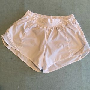Lululemon Hotty Hot Short II - Size 6 4”